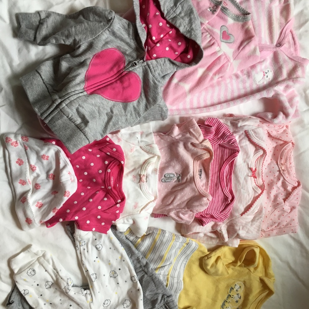 Bundle newborn clothes from carters and OshKosh